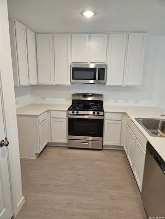 $1,495 | 507 Layne Overlook, San Antonio, TX 78253