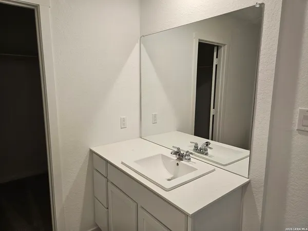 $1,495 | 507 Layne Overlook, San Antonio, TX 78253