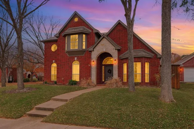$599,000 | 2801 Holly Leaf Lane, Flower Mound, TX 75022