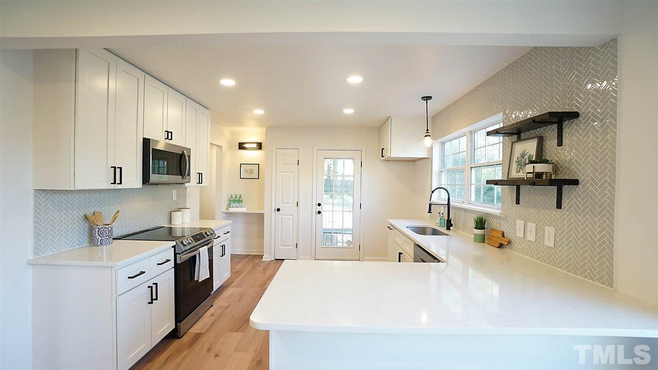 1056 Mills Street Raleigh, NC 27608 - Photo 7 of 23