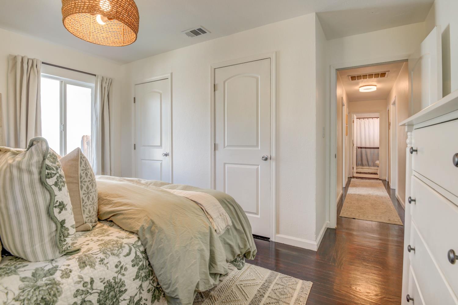1424 Kitchner Road Sacramento, CA 95822 - Photo 2 of 28 Main bedroom