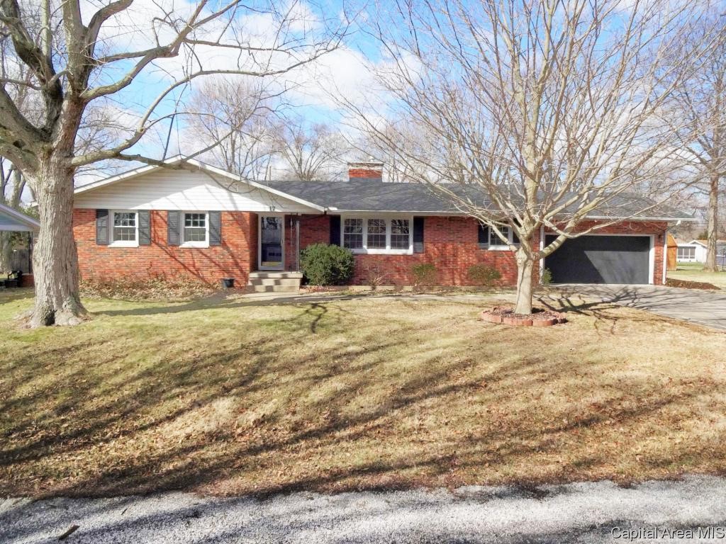 17 Mishawaka Drive Rochester, IL 62563 - Photo 1 of 19