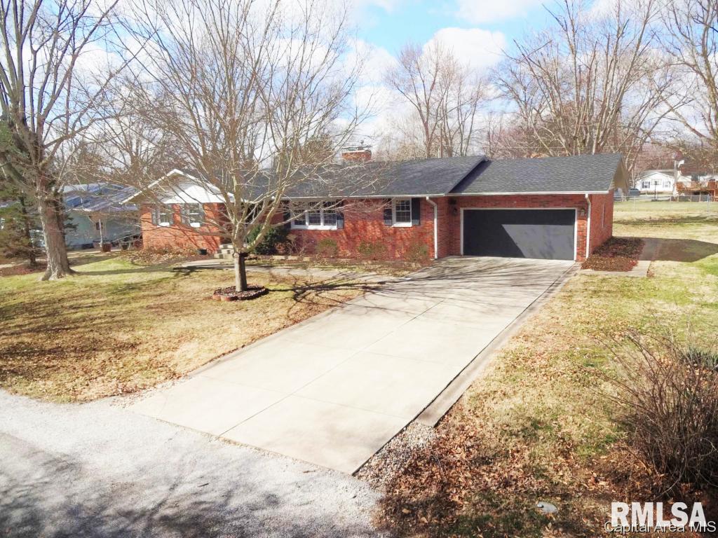 17 Mishawaka Drive Rochester, IL 62563 - Photo 2 of 19