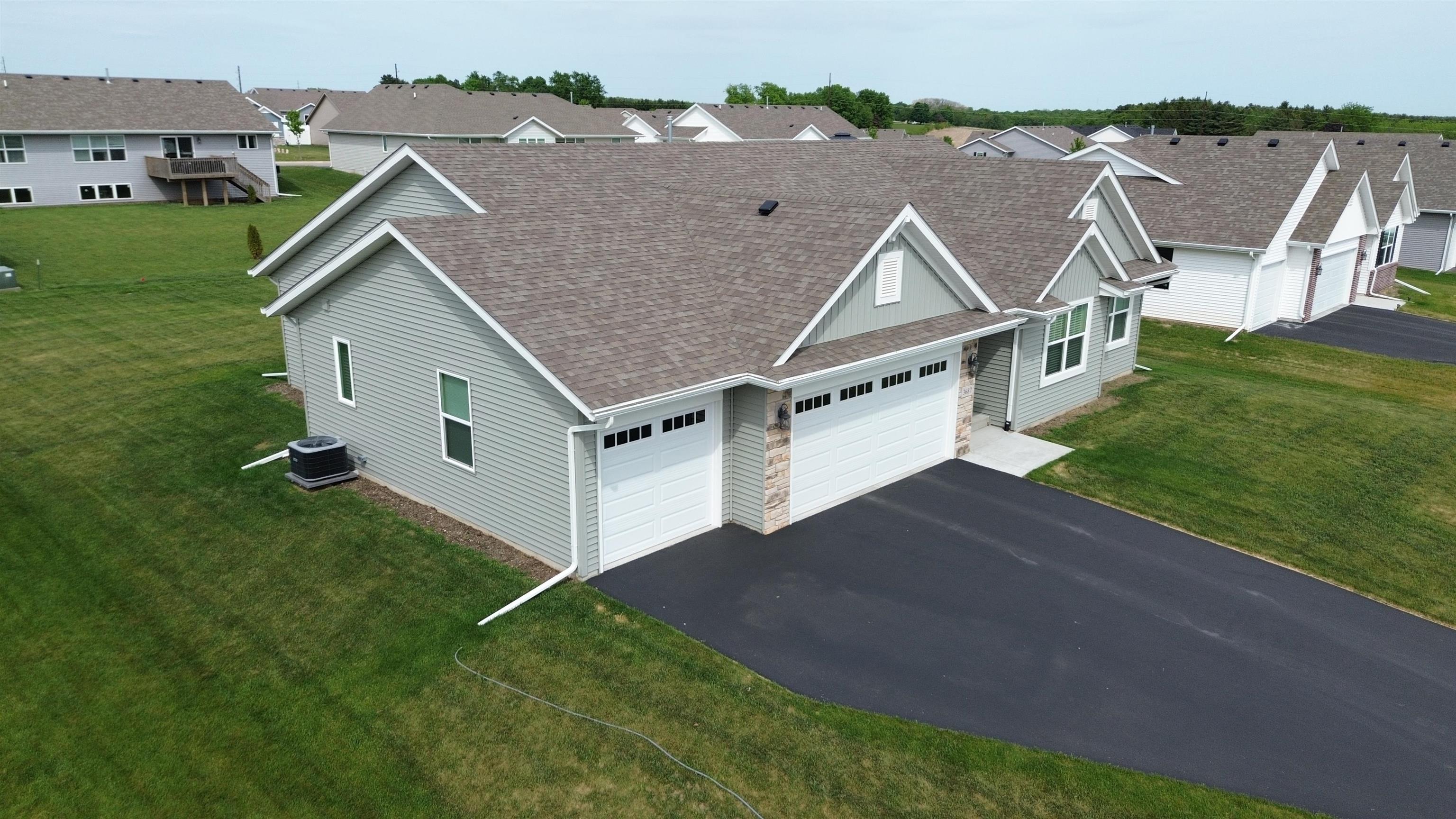3687 Cardinal Drive Beloit, WI 53511 - Photo 3 of 46