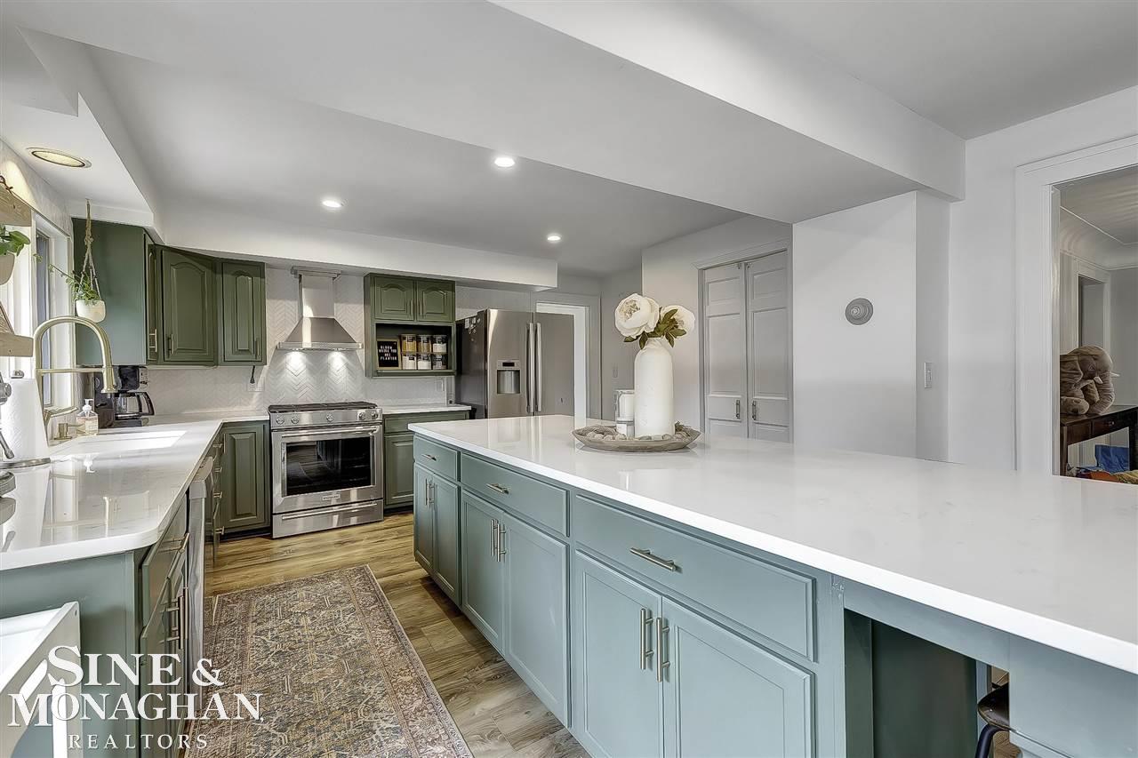 258 McMillan Road Grosse Pointe Farms, MI 48236 - Photo 10 of 41