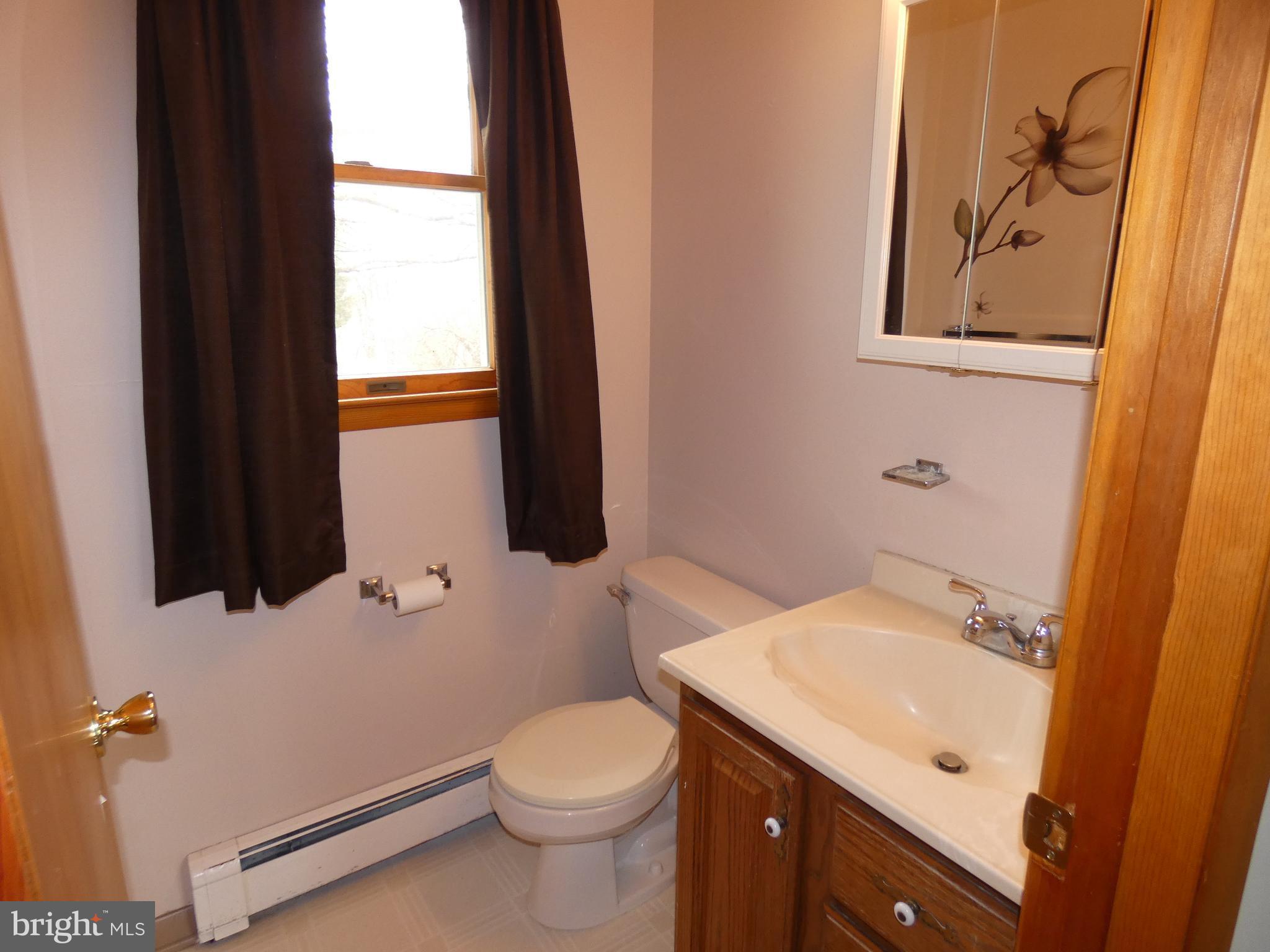 4025 Schalk Rd Number 2, Unit 2 Manchester, MD 21102 - Photo 20 of 24 Bath
