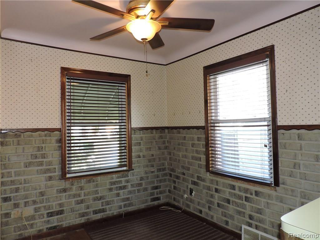 326 Amherst Street Inkster, MI 48141 - Photo 8 of 19 Gorgeous Dining Room (open concept to kitchen)