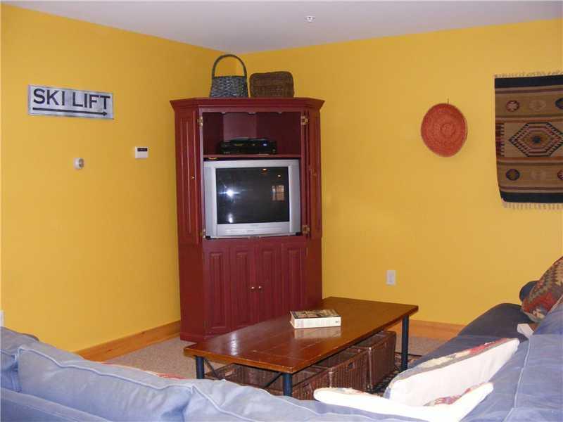 7017 Hardwood Ridge Road, Unit 7017 Kingfield, ME 04947 - Photo 24 of 29 Den/Family/Great Room.
