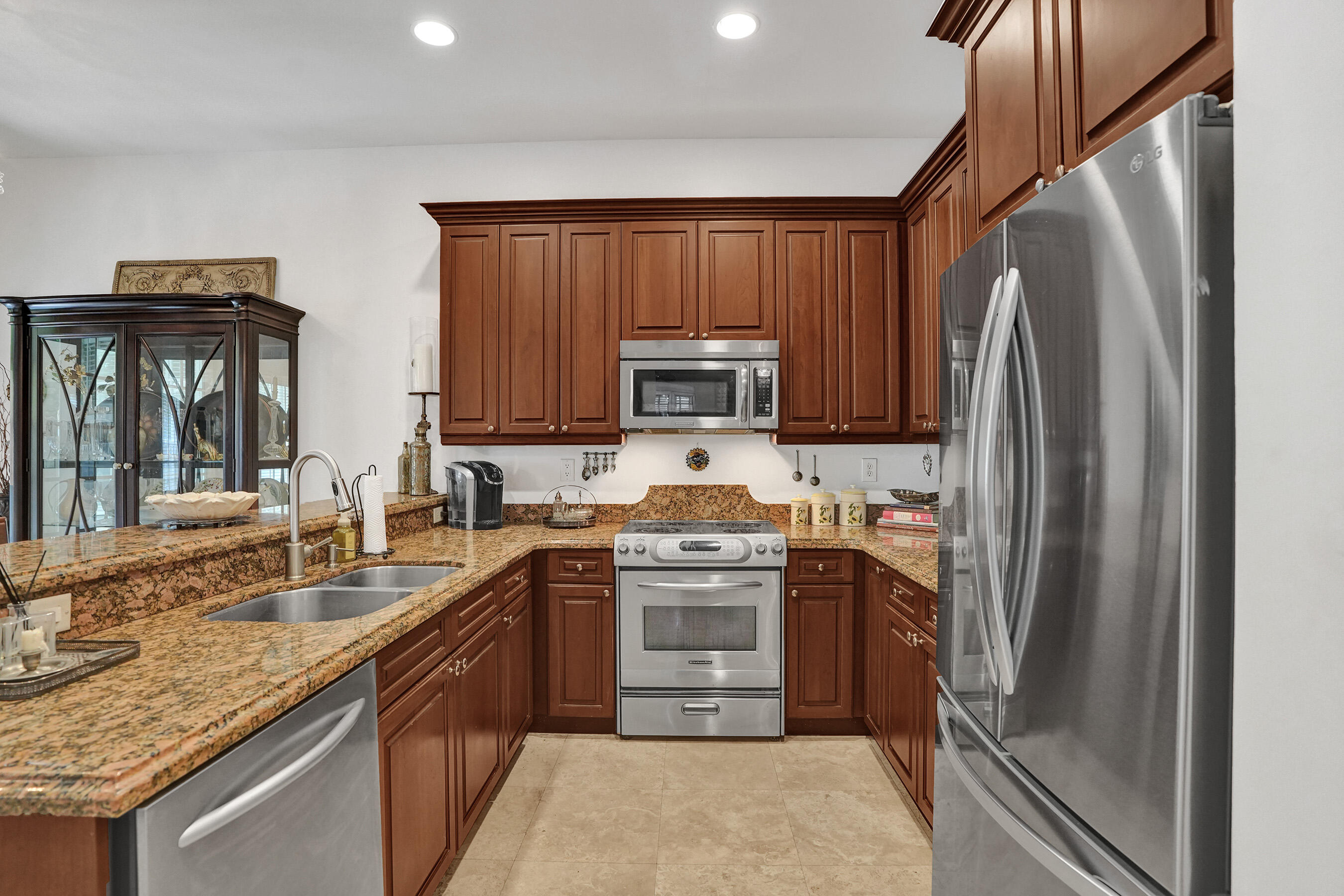 1127 North Victoria Park Road Fort Lauderdale, FL 33304 - Photo 7 of 45 DSC06797
