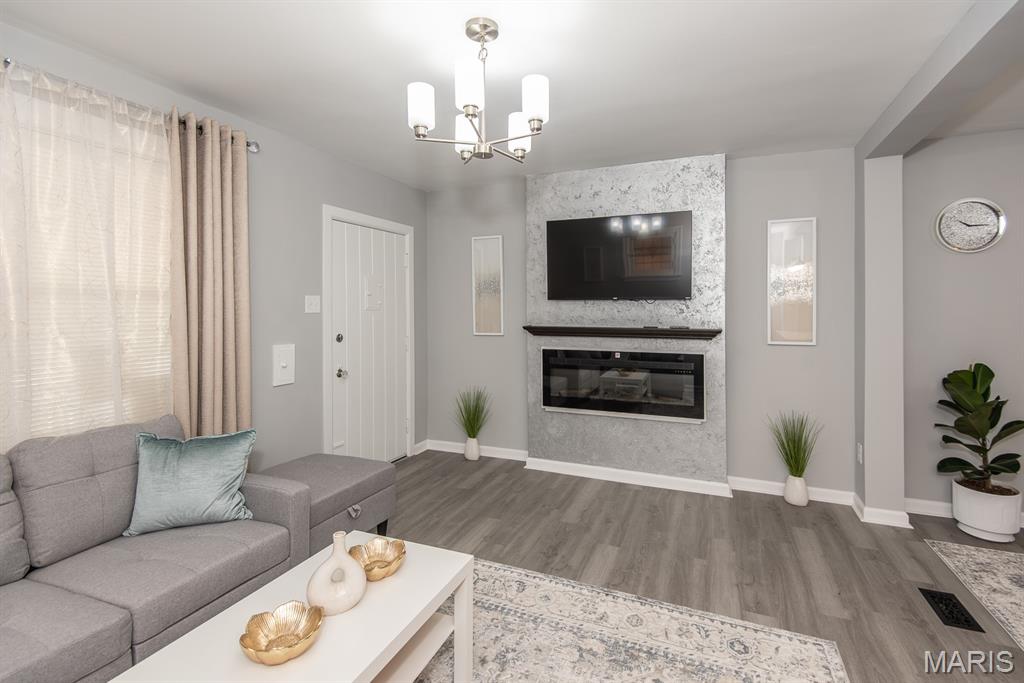 5920 Morgan Ford Road St. Louis, MO 63116 - Photo 3 of 39