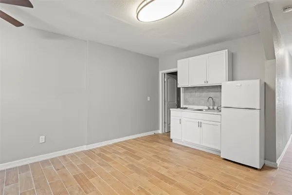 $800 | 3420 Michigan Street, Unit 7, Baytown, TX 77520