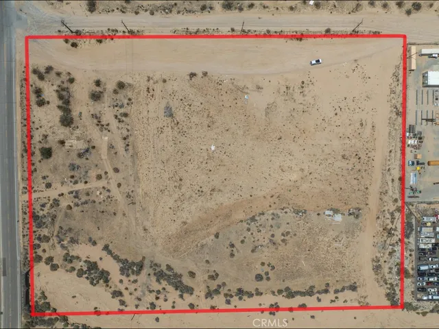 a close up of a snow on the ground