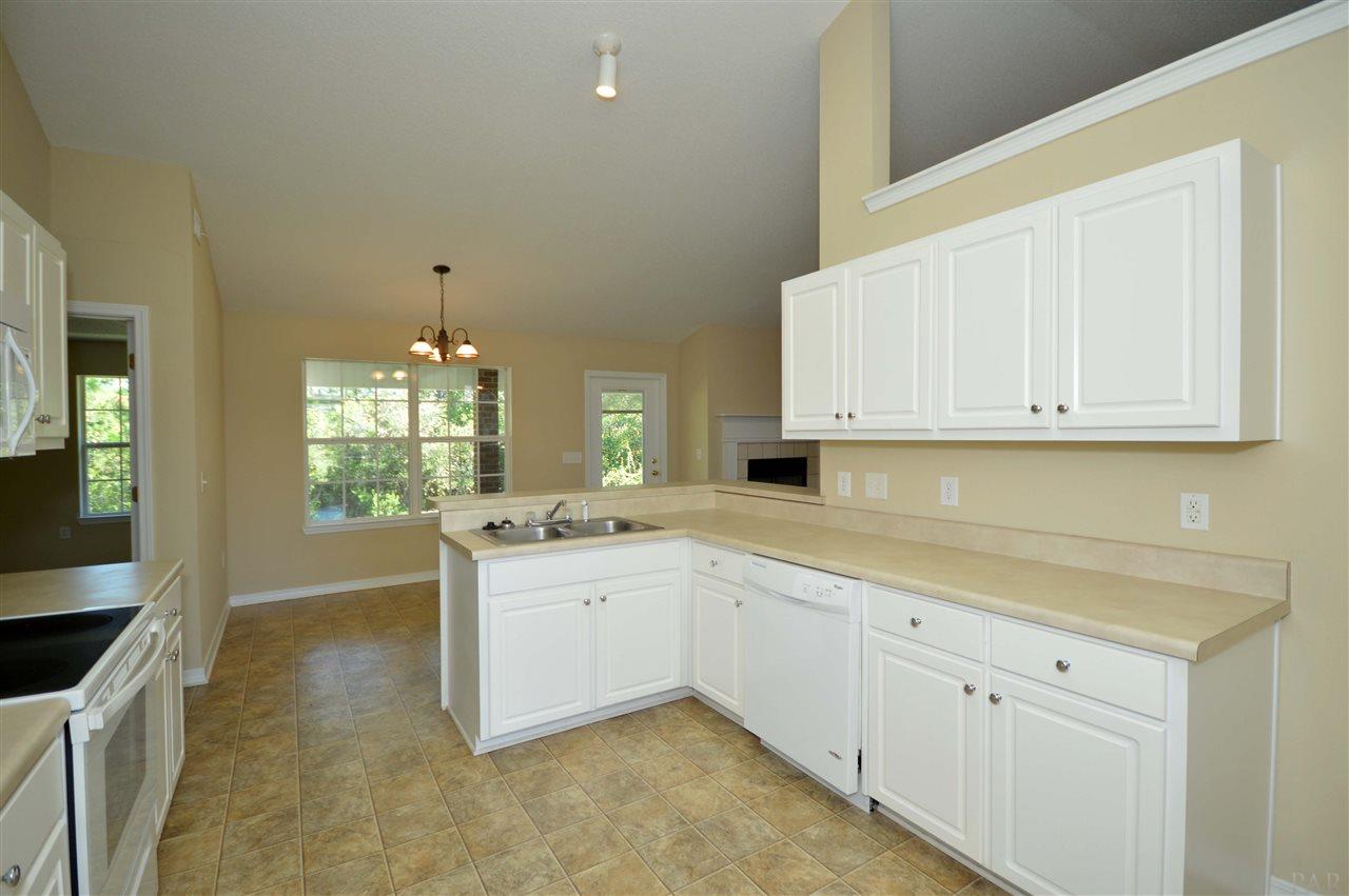 4826 Ribault Lane Milton, FL 32570 - Photo 12 of 40