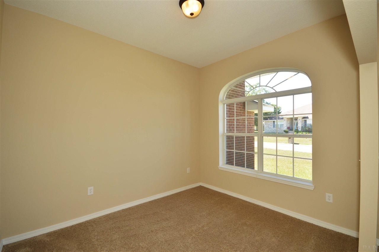 4826 Ribault Lane Milton, FL 32570 - Photo 17 of 40