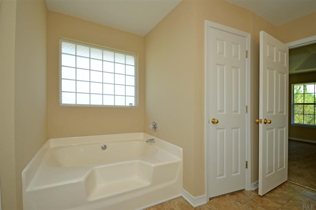 4826 Ribault Lane Milton, FL 32570 - Photo 22 of 40