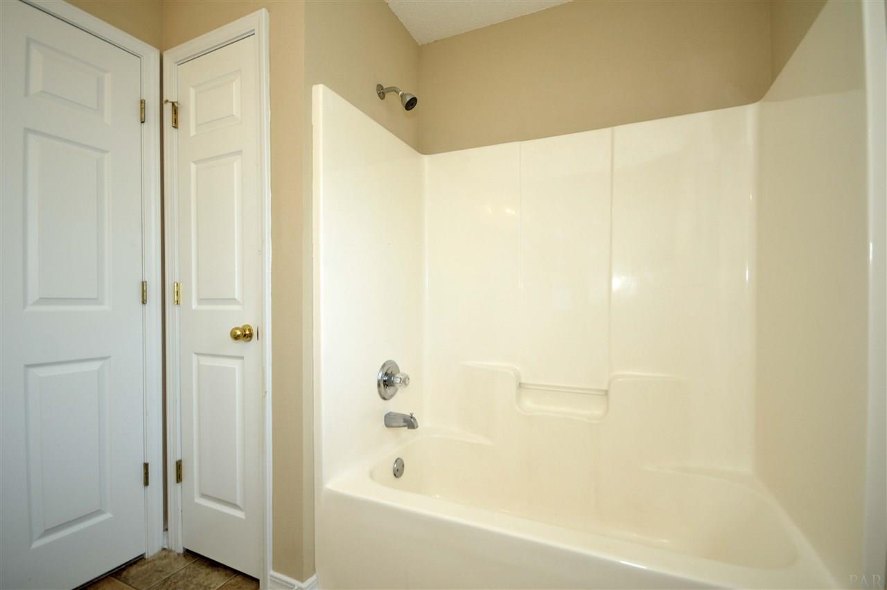 4826 Ribault Lane Milton, FL 32570 - Photo 27 of 40