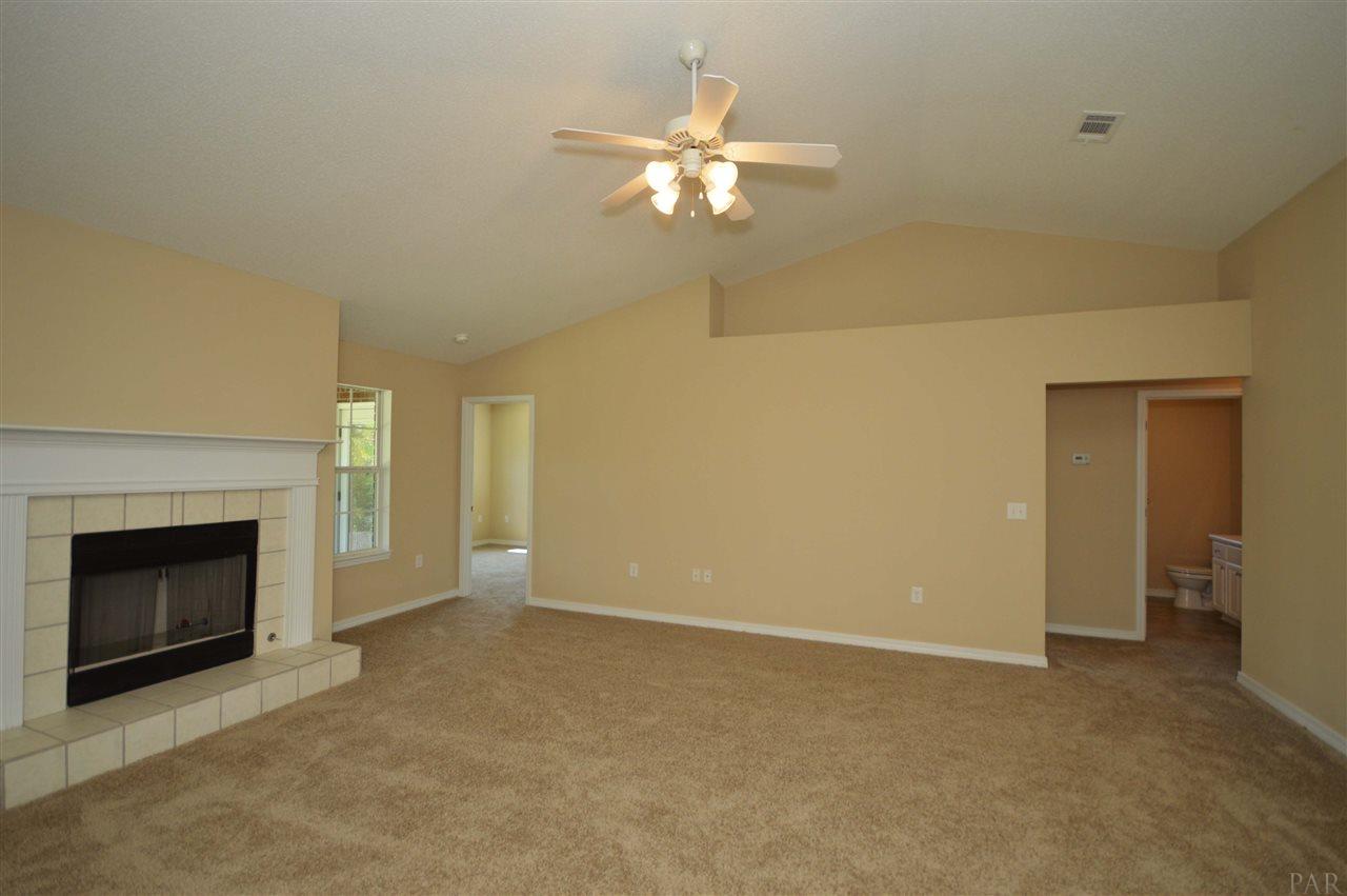 4826 Ribault Lane Milton, FL 32570 - Photo 5 of 40