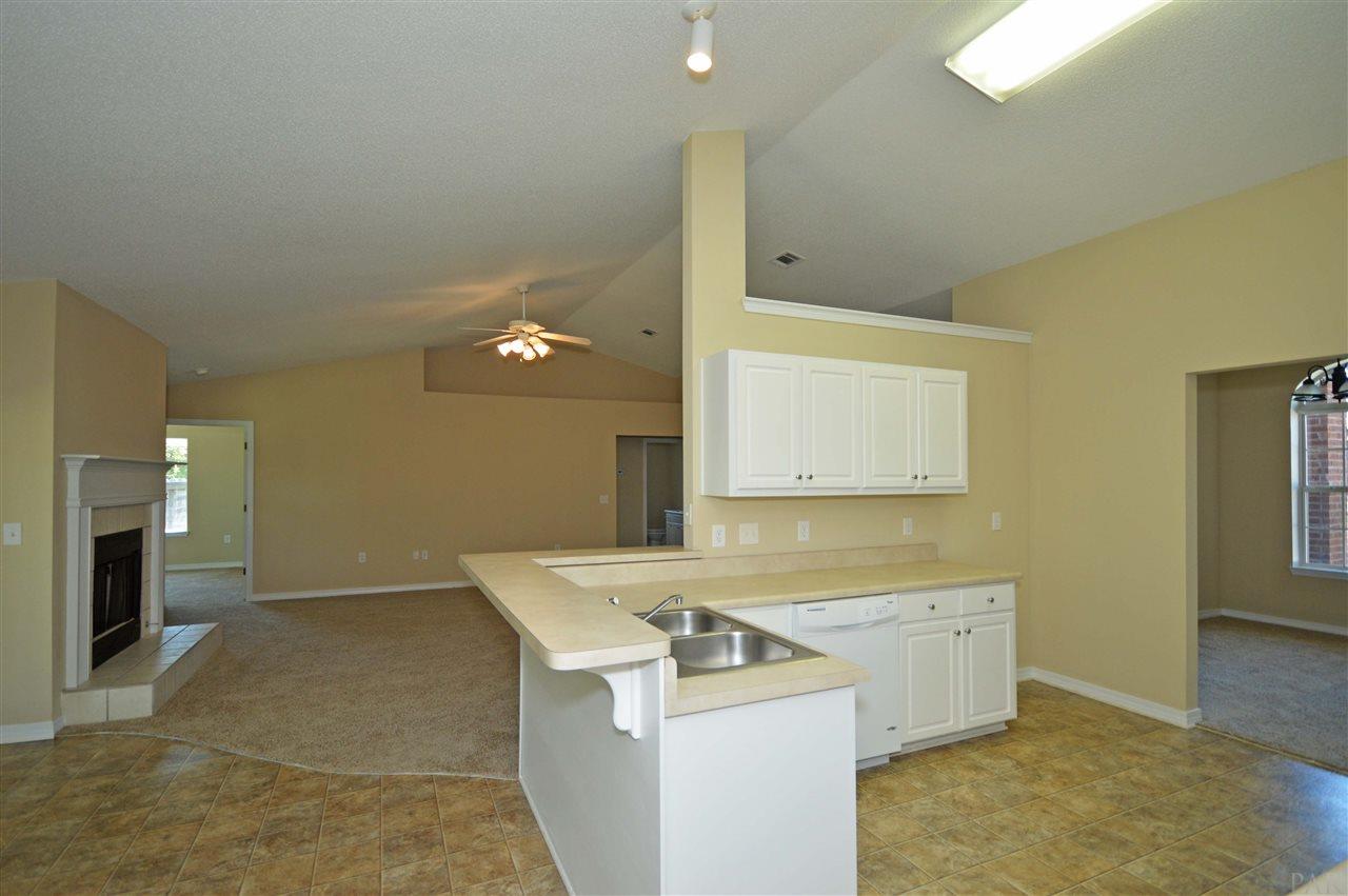 4826 Ribault Lane Milton, FL 32570 - Photo 9 of 40