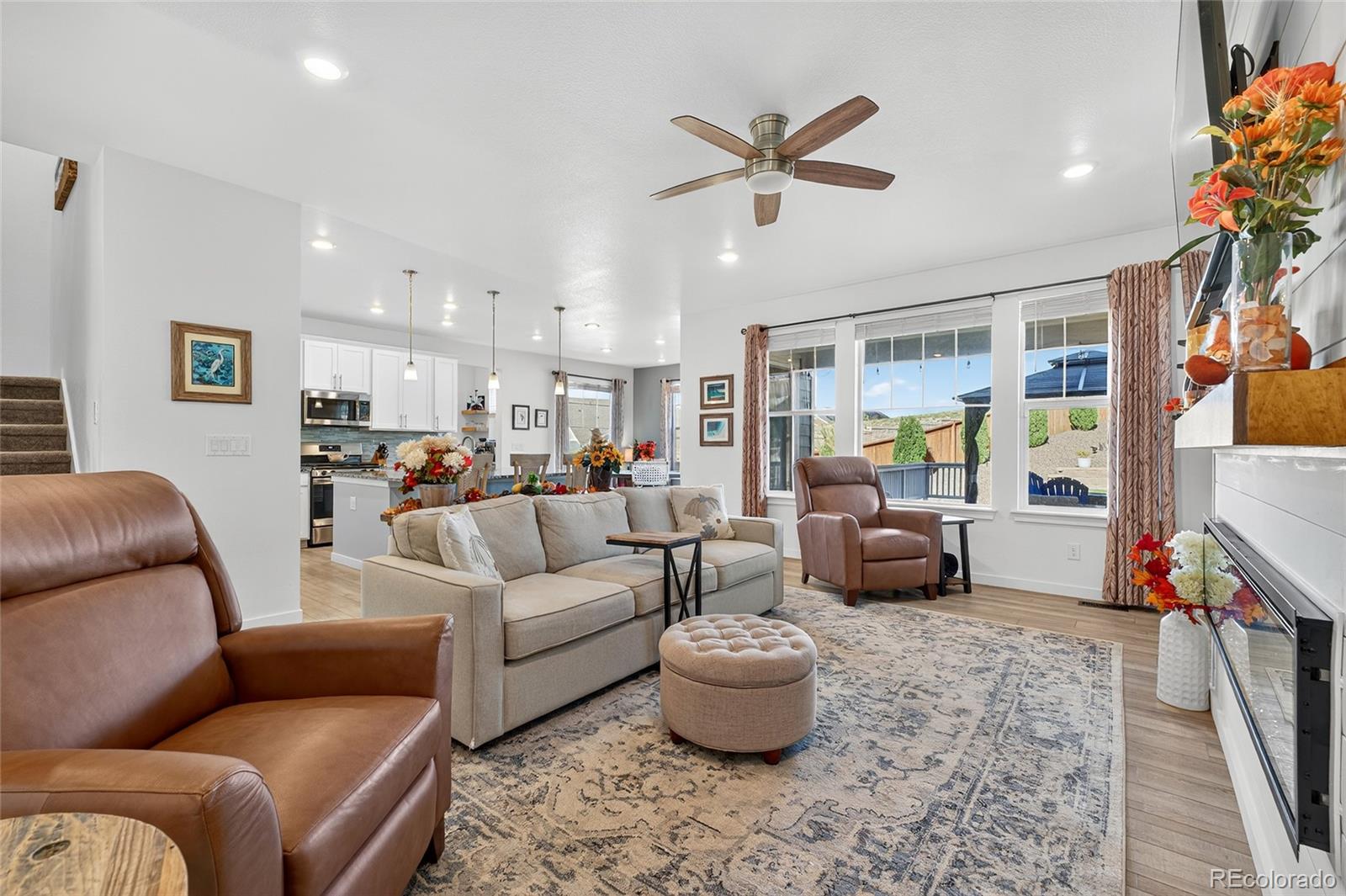 970 Horsetail Loop Elizabeth, CO 80107 - Photo 5 of 47