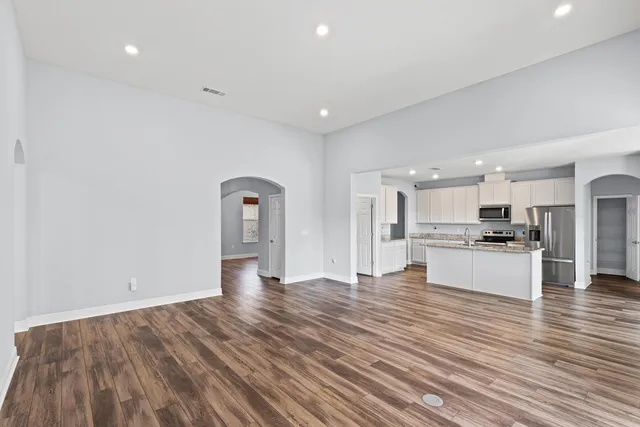 $600,000 | 32 Brushed Dune Circle, Freeport, FL 32439