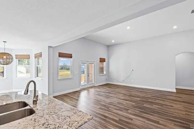 $600,000 | 32 Brushed Dune Circle, Freeport, FL 32439