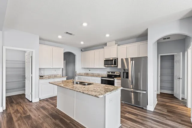 $600,000 | 32 Brushed Dune Circle, Freeport, FL 32439