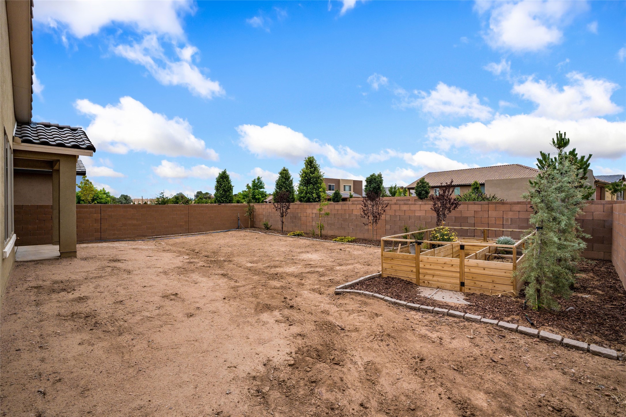 120 Mountaingem Loop Santa Fe, NM 87508 - Photo 29 of 31 Large back yard