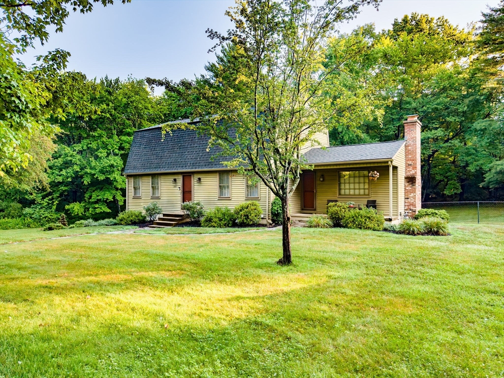 231 Edgewood Road West Springfield, MA 01089 - Photo 2 of 40
