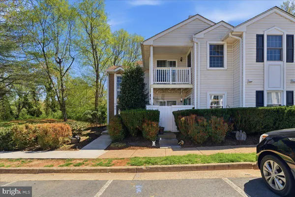 $1,950 | 100 Westwick Court, Unit 3, Sterling, VA 20165