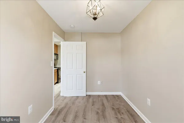 $1,950 | 100 Westwick Court, Unit 3, Sterling, VA 20165