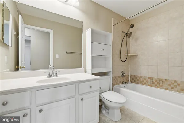 $1,950 | 100 Westwick Court, Unit 3, Sterling, VA 20165