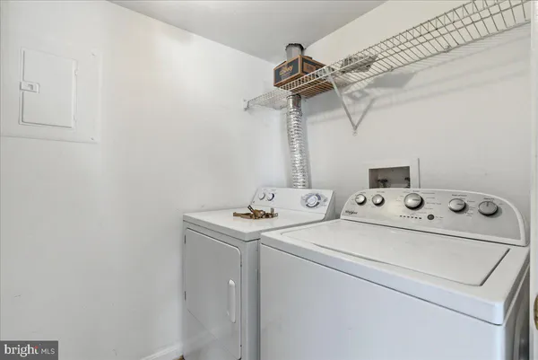 $1,950 | 100 Westwick Court, Unit 3, Sterling, VA 20165