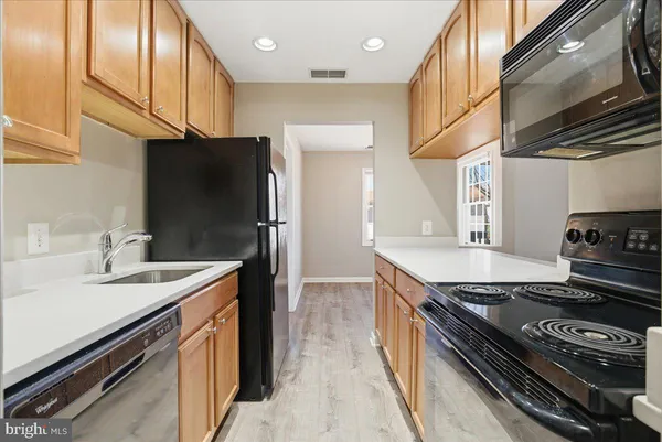 $1,950 | 100 Westwick Court, Unit 3, Sterling, VA 20165