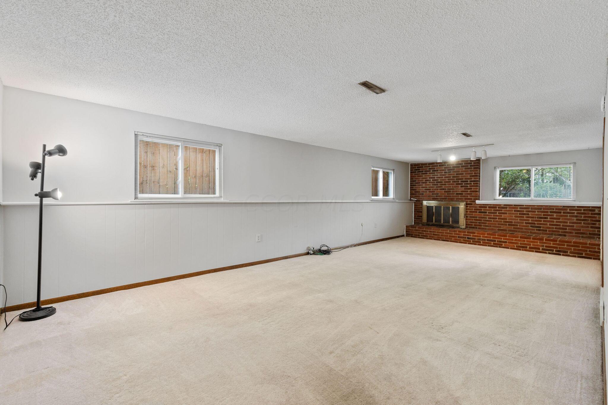 763 Ronson Avenue Columbus, OH 43230 - Photo 27 of 46 Family Room - 763 Ronson Avenue, Columbus, OH 43230