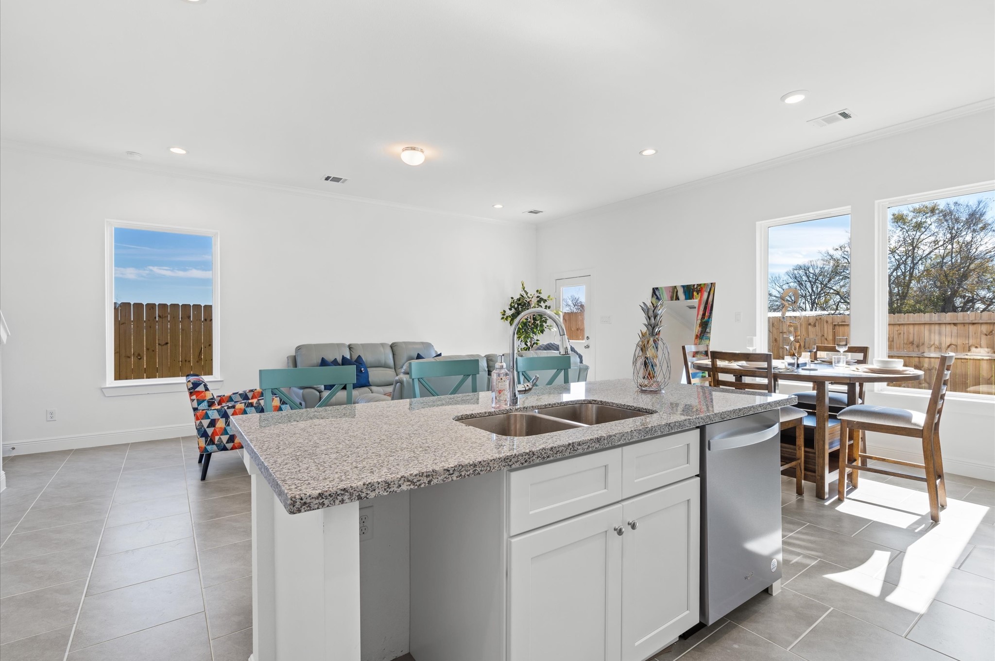 6404 Pregonero Lane Houston, TX 77048 - Photo 5 of 17 Photos are from another home built by the same builder