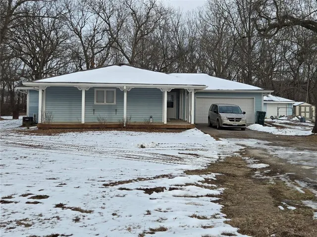 $360,000 | 3857 Northeast County Road 1763, Butler, MO 64730