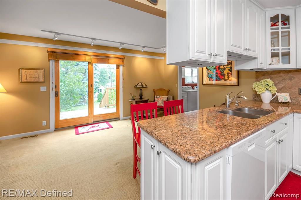 683 Romeo Road Rochester, MI 48307 - Photo 9 of 50