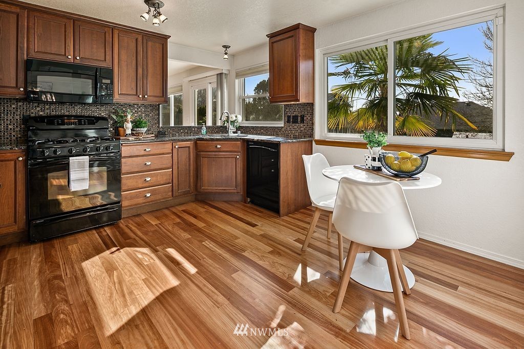 1230 233rd Place Southwest Bothell, WA 98021 - Photo 11 of 38
