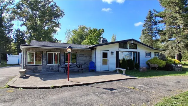 $349,000 | 8420 Northfield Road, Clarence, NY 14032