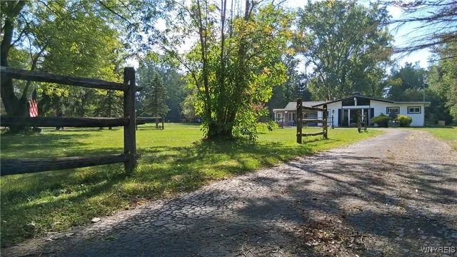 $349,000 | 8420 Northfield Road, Clarence, NY 14032