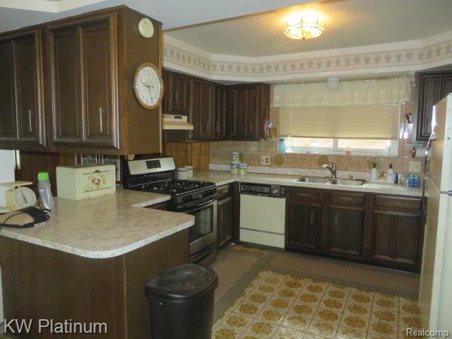 49400 Callens Road Chesterfield, MI 48047 - Photo 18 of 38