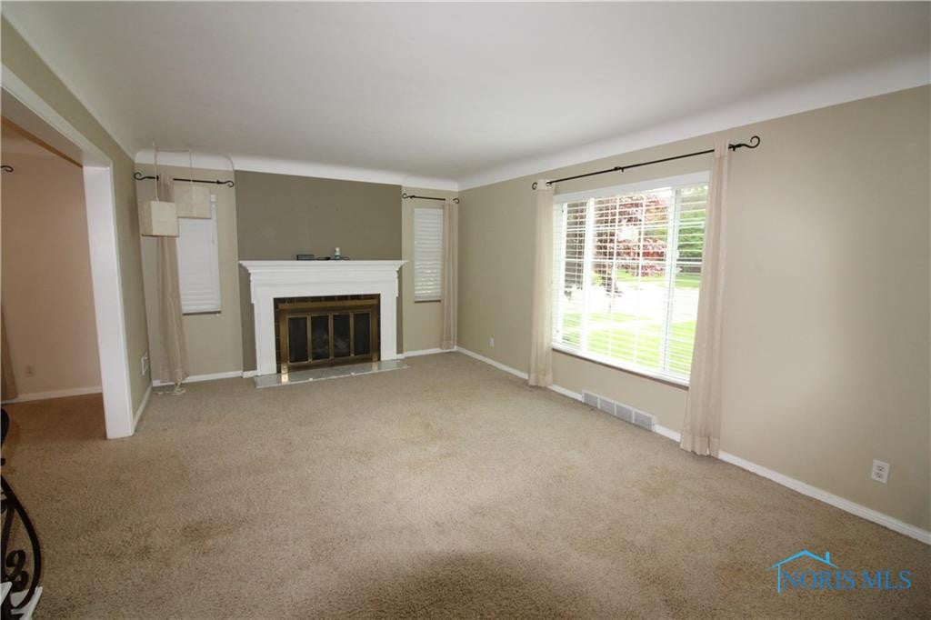 3802 Elmhurst Road Toledo, OH 43613 - Photo 3 of 21 Gallery Image 3