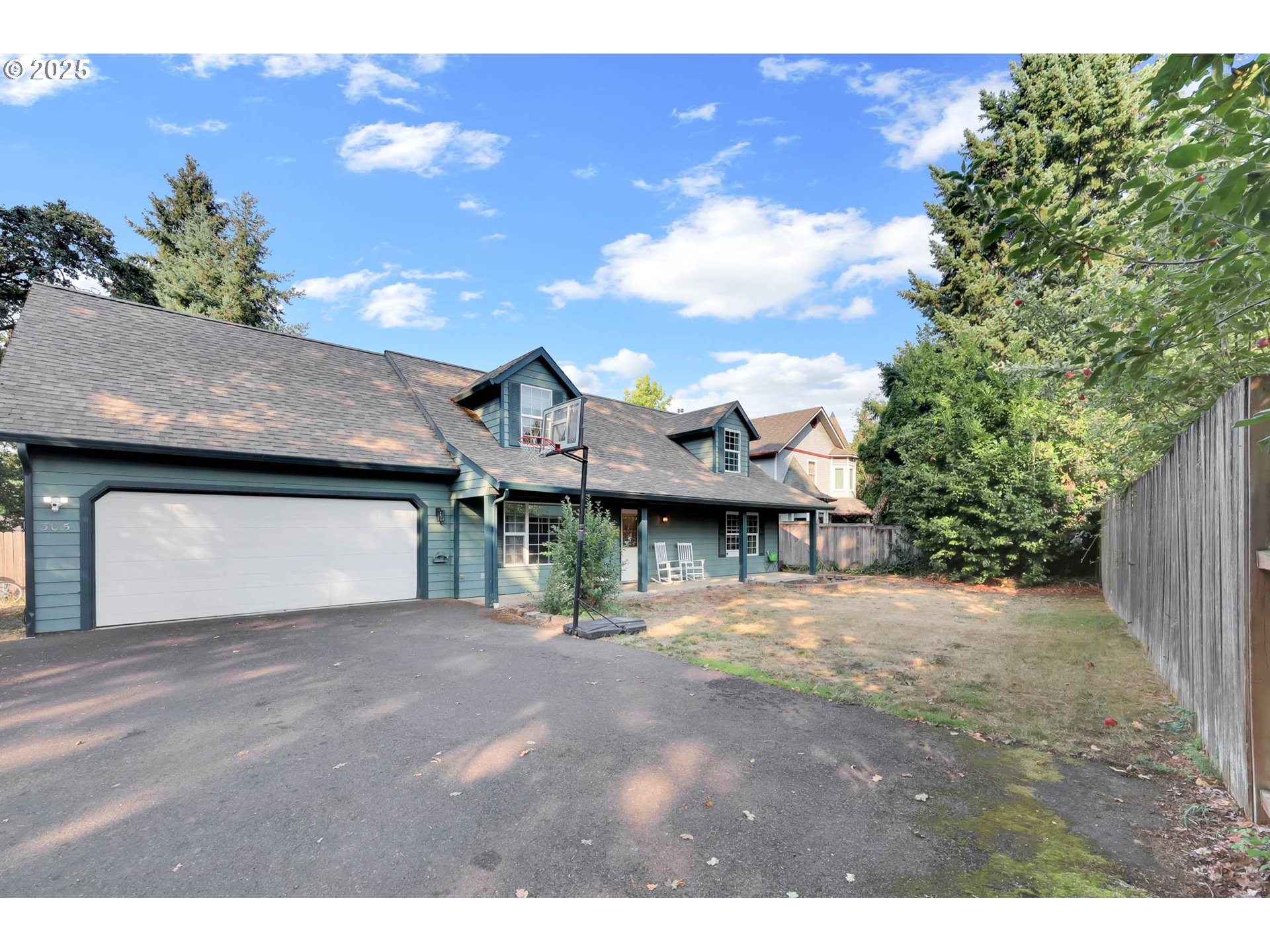 305 Irving Road Eugene, OR 97404 - Photo 2 of 48 Yard