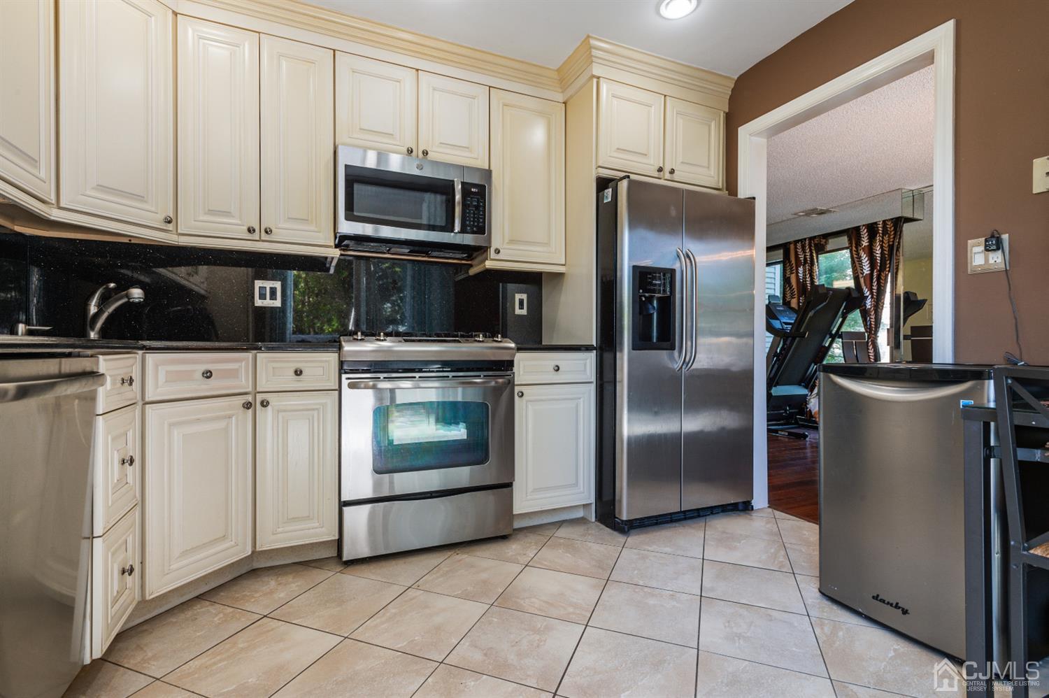 3 Rice Run East Brunswick, NJ 08816 - Photo 6 of 20 Gallery Image 6