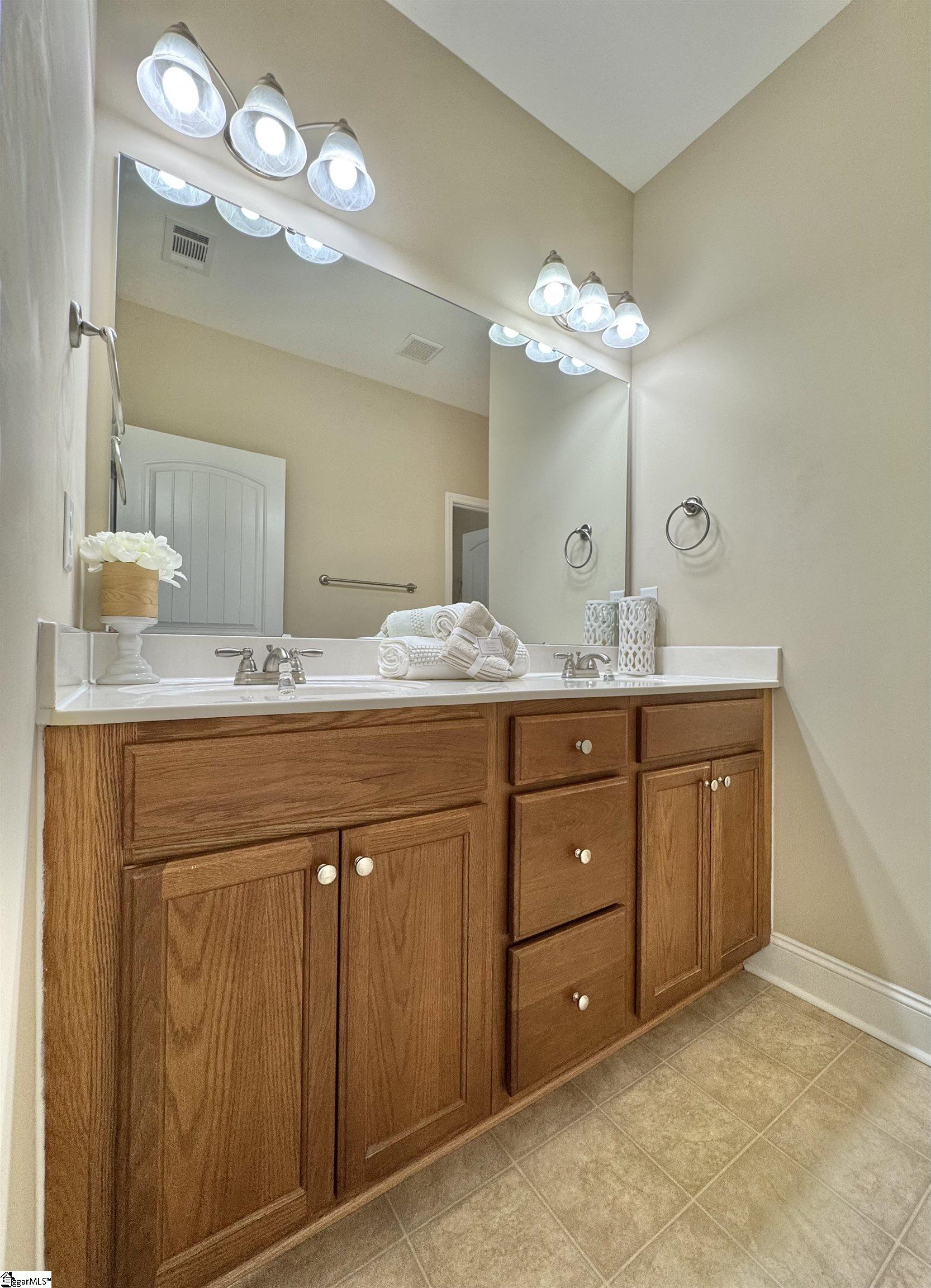 305 Linden Hall Lane Easley, SC 29640 - Photo 18 of 28