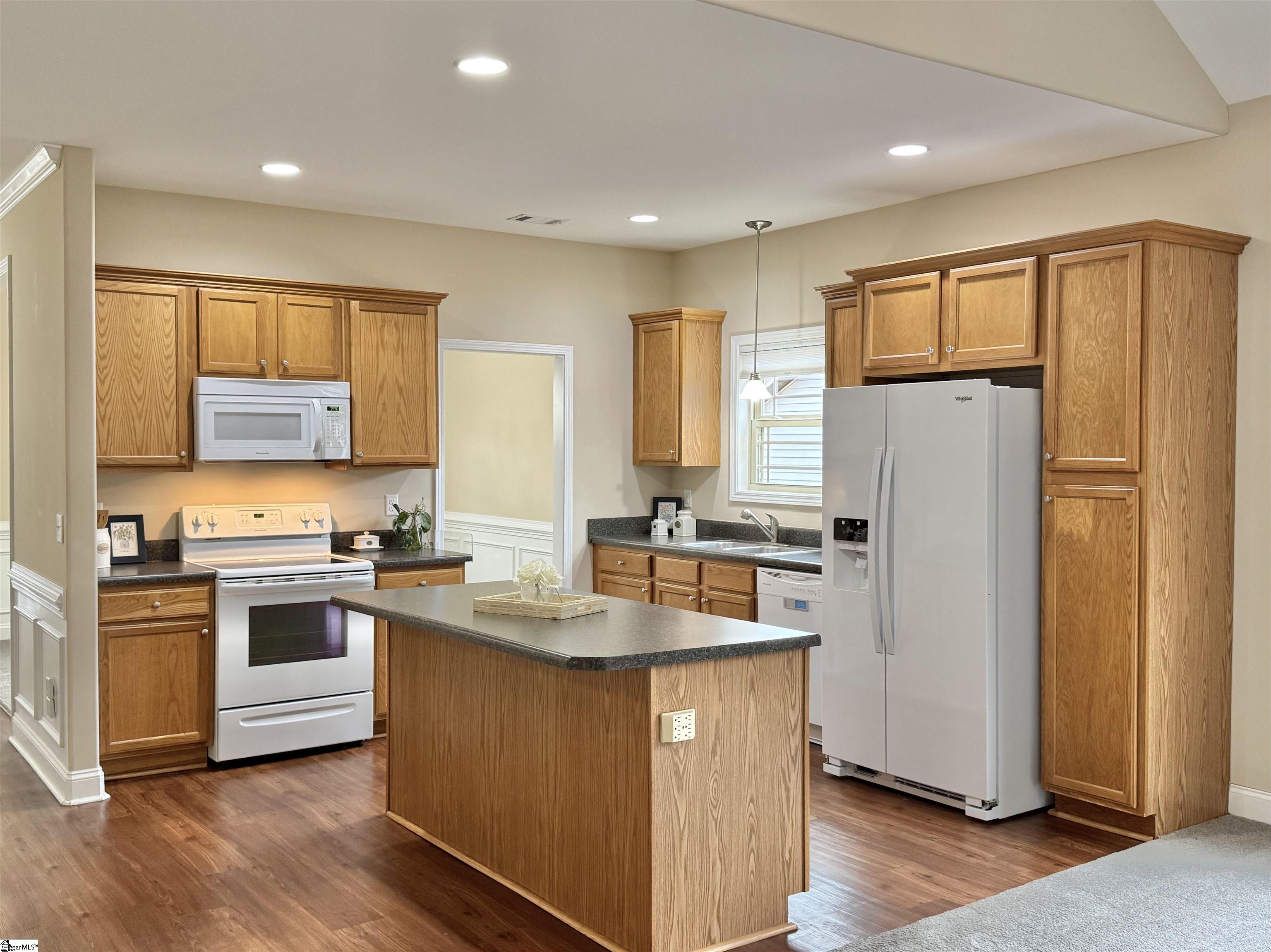 305 Linden Hall Lane Easley, SC 29640 - Photo 10 of 28