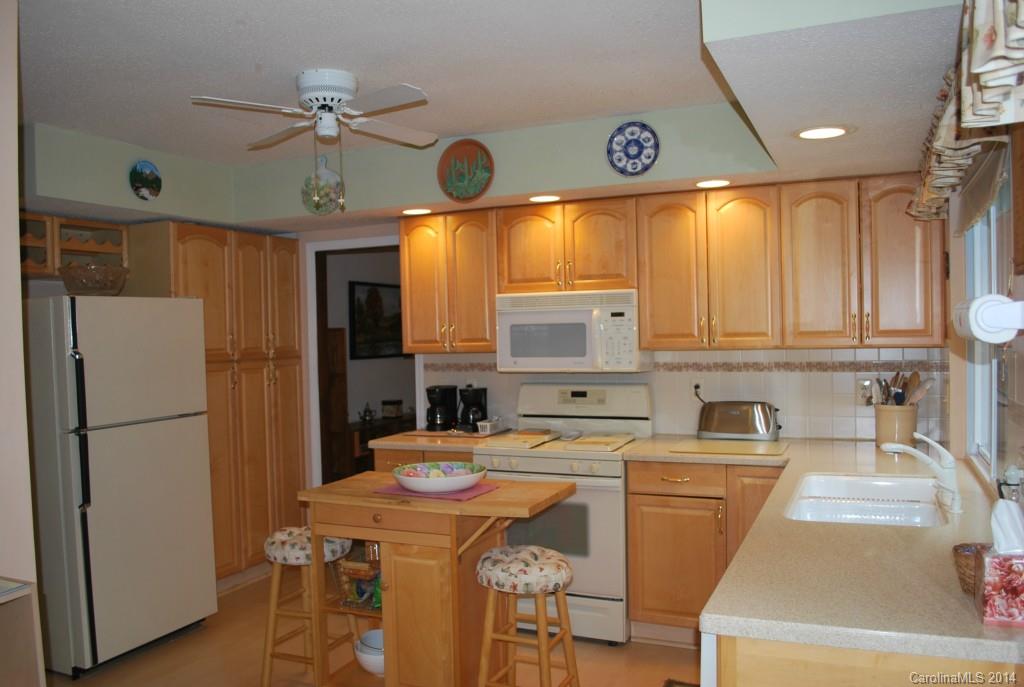 7908 Robin Crest Road Charlotte, NC 28226 - Photo 11 of 22 Gallery Image 11