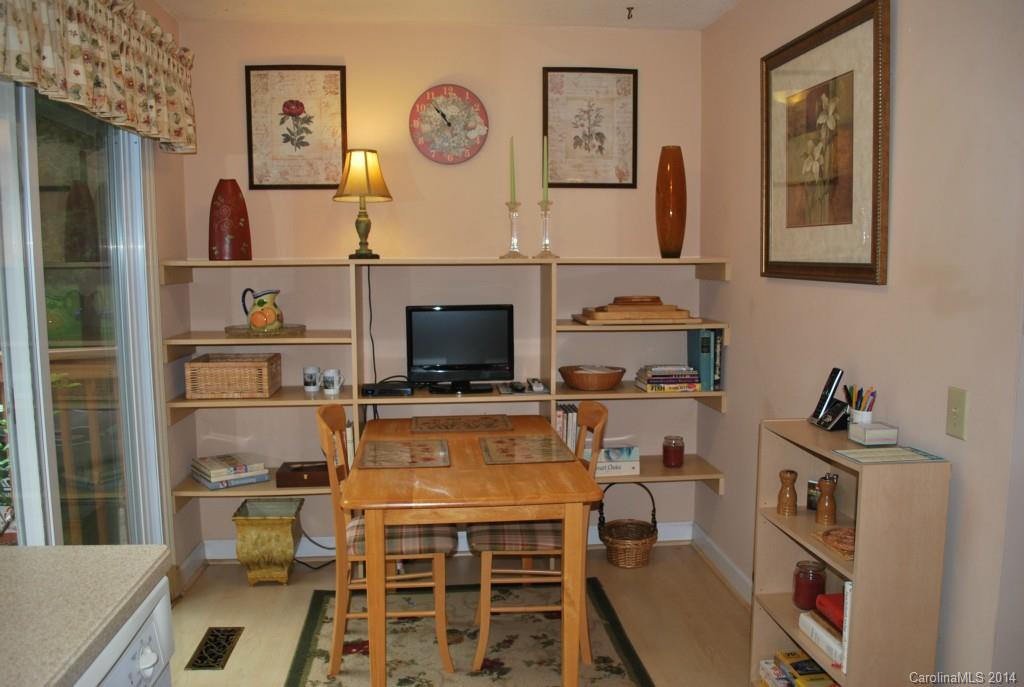 7908 Robin Crest Road Charlotte, NC 28226 - Photo 12 of 22 Gallery Image 12