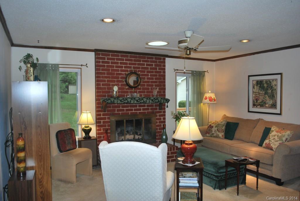 7908 Robin Crest Road Charlotte, NC 28226 - Photo 6 of 22 Gallery Image 6