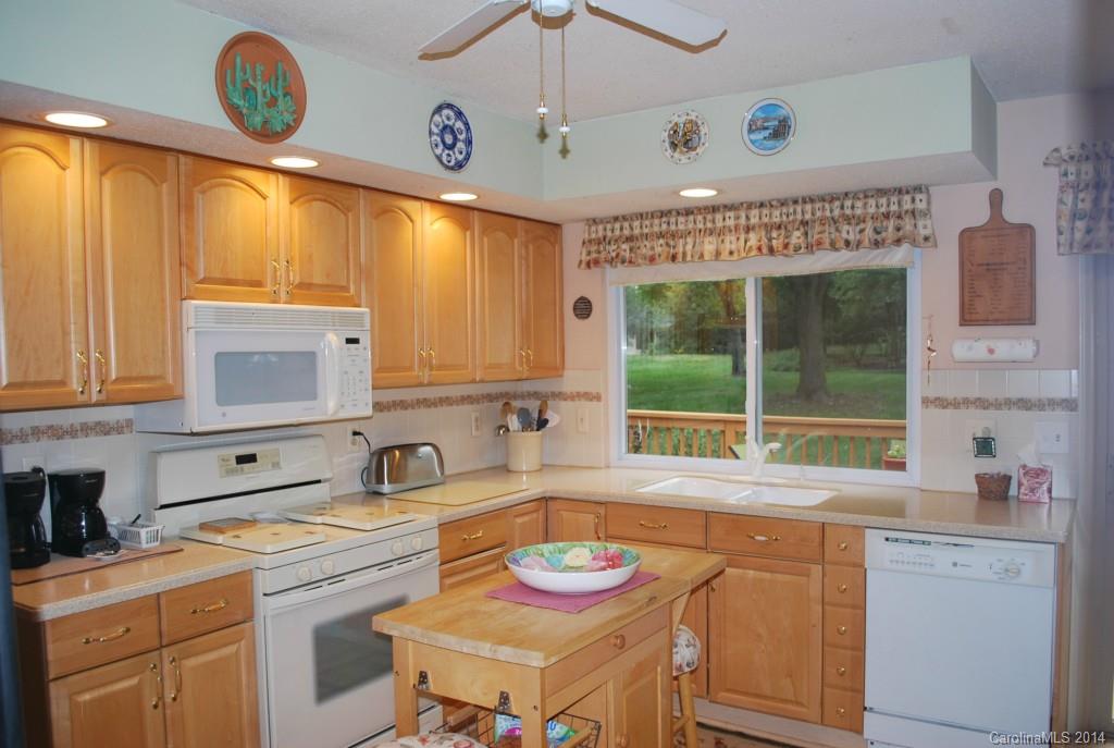 7908 Robin Crest Road Charlotte, NC 28226 - Photo 8 of 22 Gallery Image 8